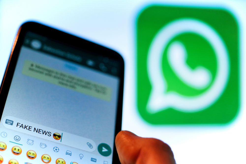 WhatsApp limitează numărul de mesaje care pot fi redirecționate, pentru a preveni fake news-ul