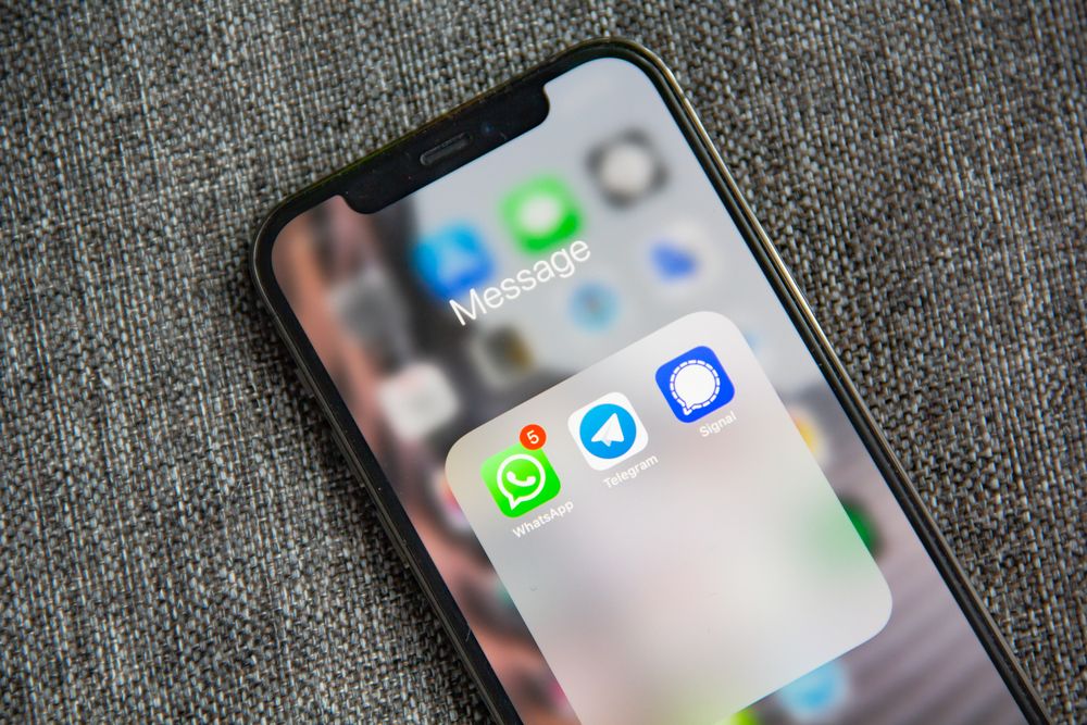 WhatsApp vs Signal vs Telegram - diferențe între cele trei aplicații și care dintre acestea e cea mai sigură